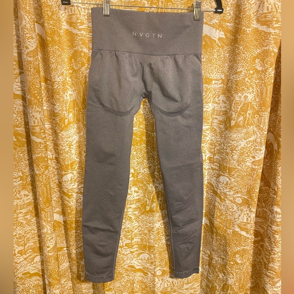 NVGTN seamless contour legging - Picture 2 of 7